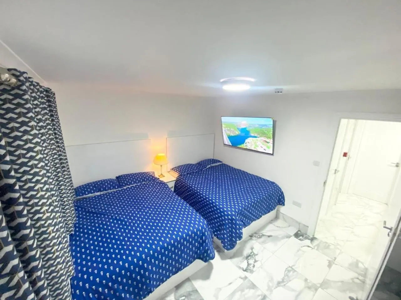The Royal Boutique Kensington Lodge By London , Sleep 11